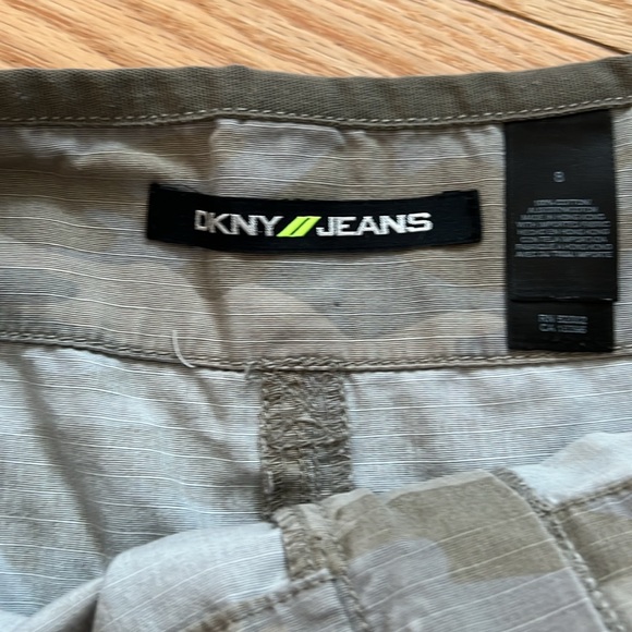 DKNY camo skirt - Picture 2 of 3